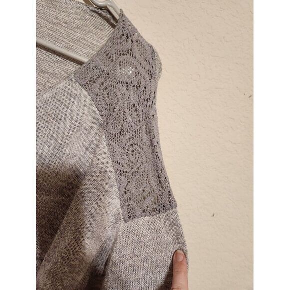 medium xhilaration long sleeve - Picture 4 of 5